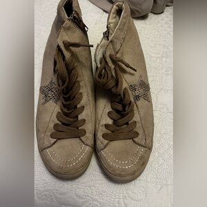 Brown High-Tops with snake detailing